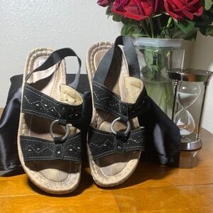 Earth Spirit Black Sandals with Strap Detail